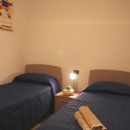 Willa Sole - Theater